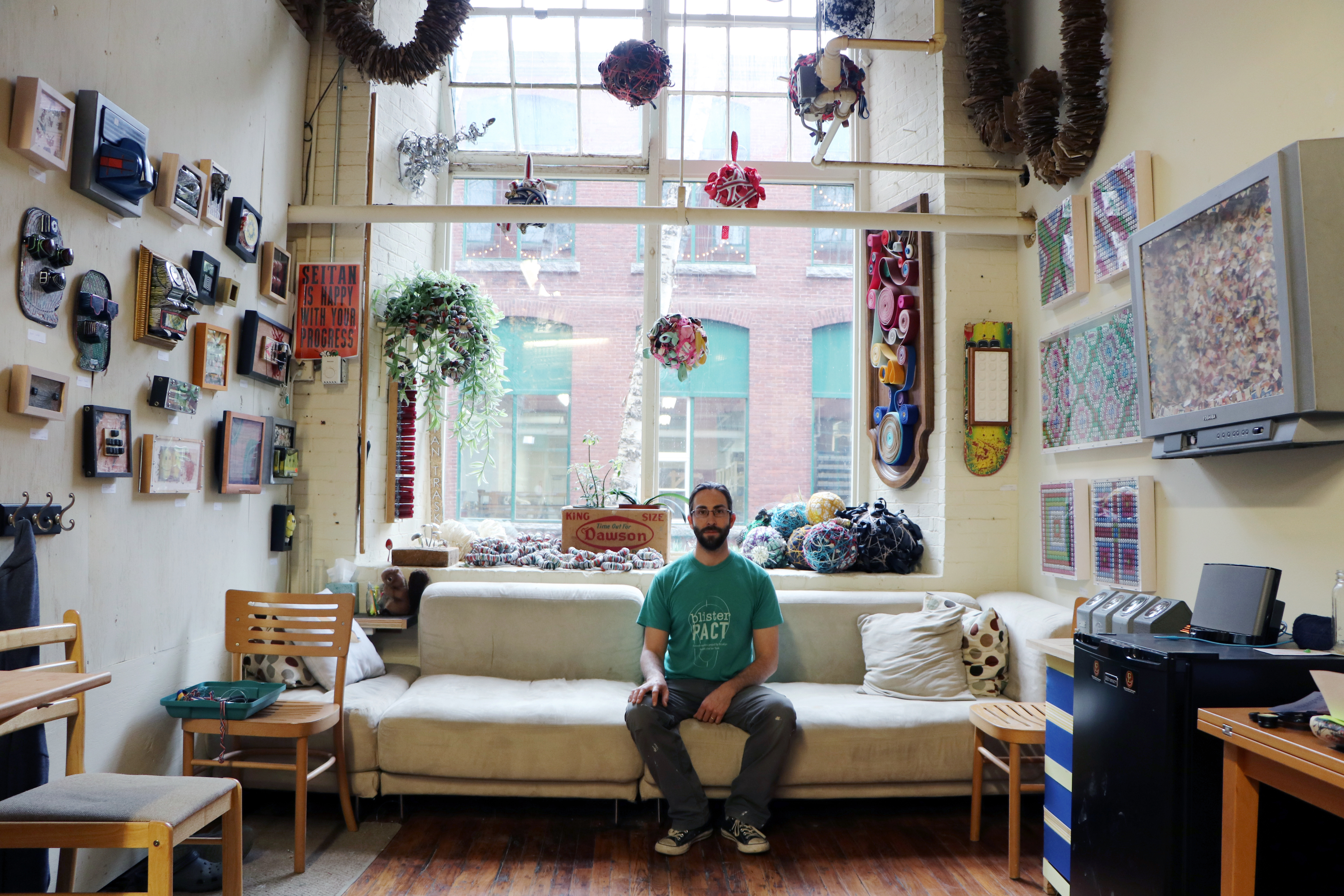 Ian Trask ’05 turns trash into art – The Bowdoin Orient